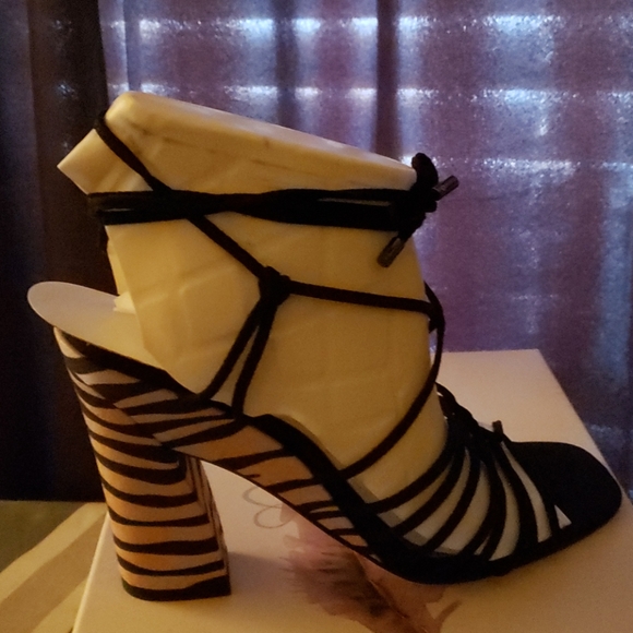 Sandals - Picture 4 of 6